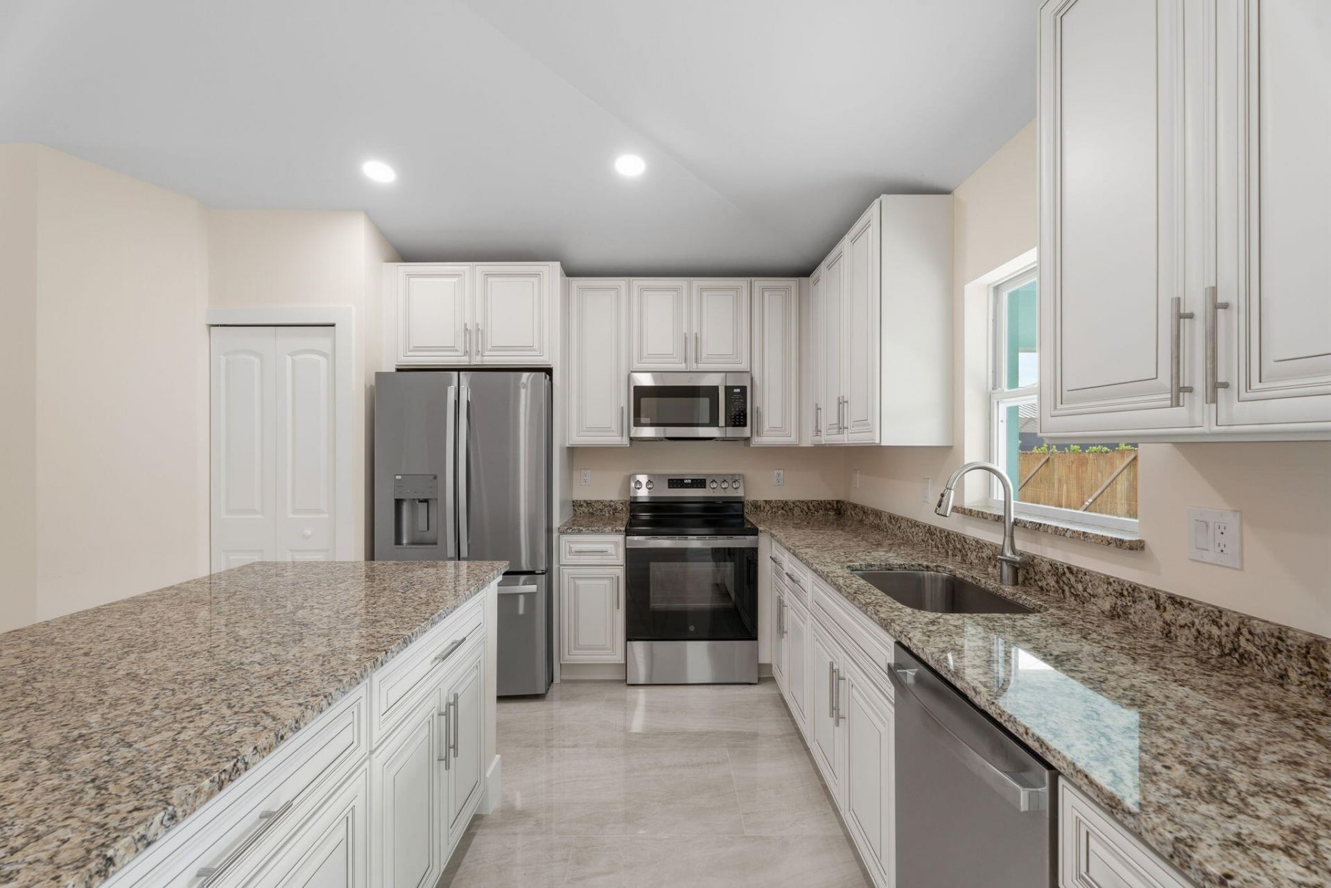 4947 NW Flintstone Avenue, Port Saint Lucie, FL 34983 Photo