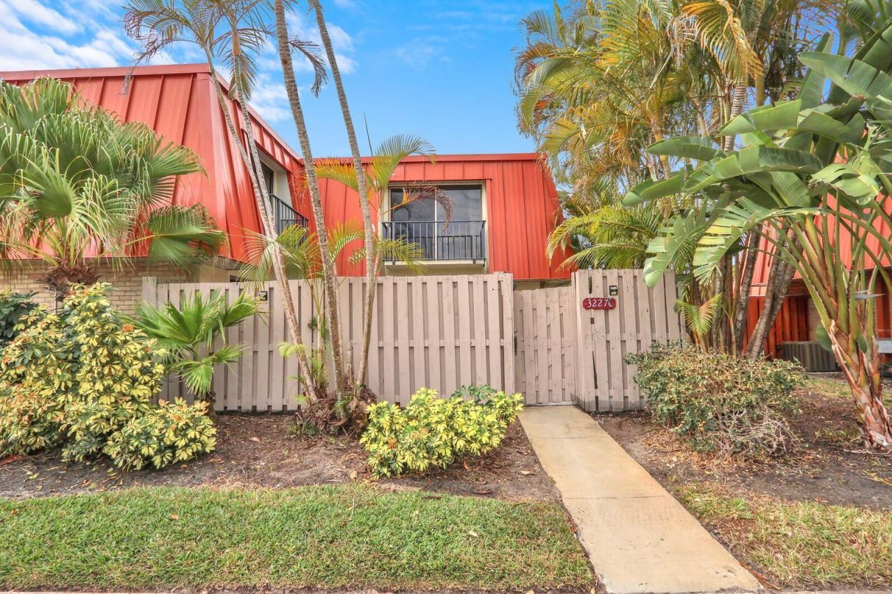 3227 Gardens East Dr, Unit C, Palm Beach Gardens, FL 33410 Photo