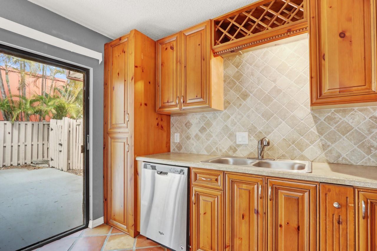 3227 Gardens East Dr, Unit C, Palm Beach Gardens, FL 33410 Photo