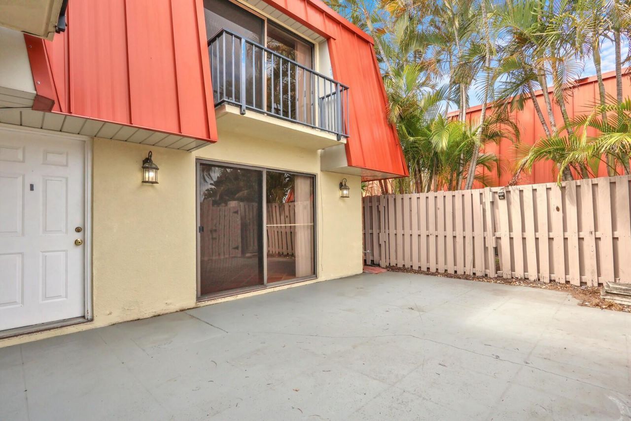 3227 Gardens East Dr, Unit C, Palm Beach Gardens, FL 33410 Photo