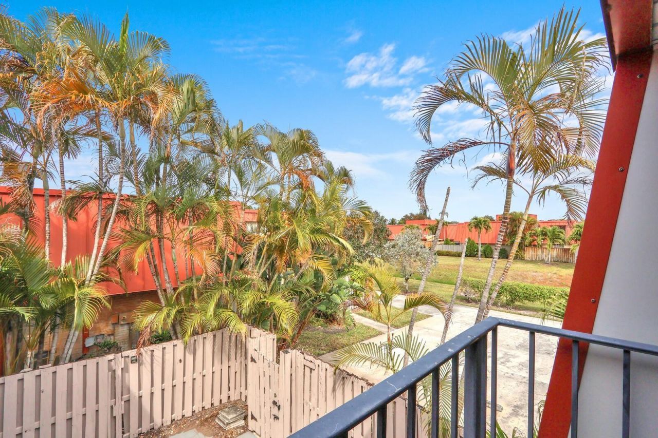 3227 Gardens East Dr, Unit C, Palm Beach Gardens, FL 33410 Photo