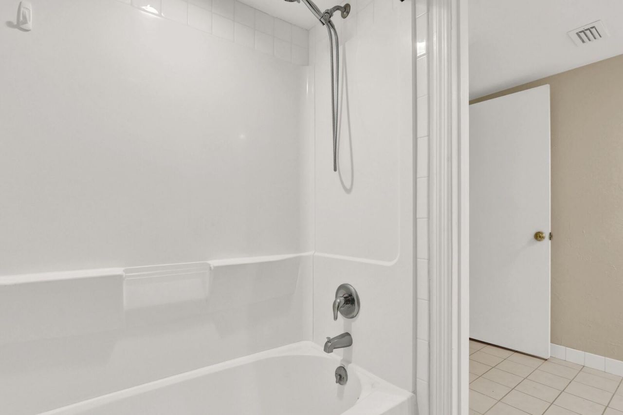 3227 Gardens East Dr, Unit C, Palm Beach Gardens, FL 33410 Photo