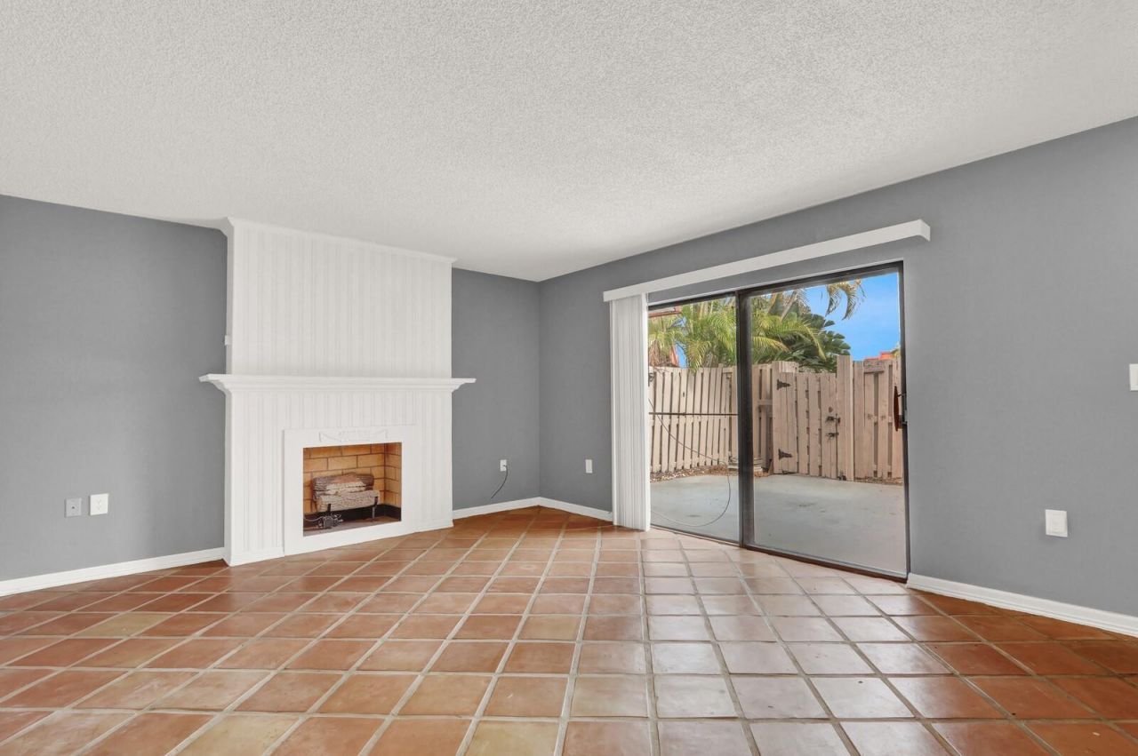 3227 Gardens East Dr, Unit C, Palm Beach Gardens, FL 33410 Photo