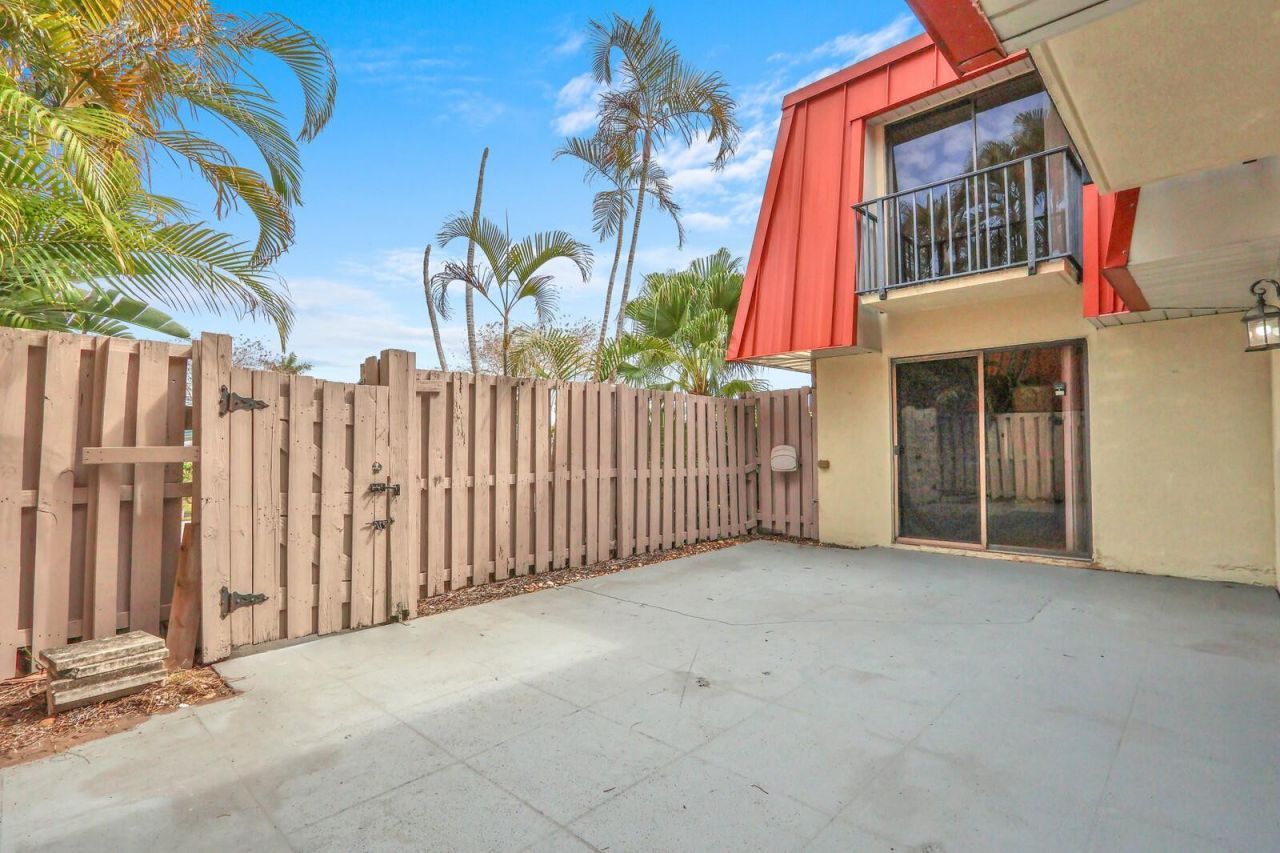 3227 Gardens East Dr, Unit C, Palm Beach Gardens, FL 33410 Photo
