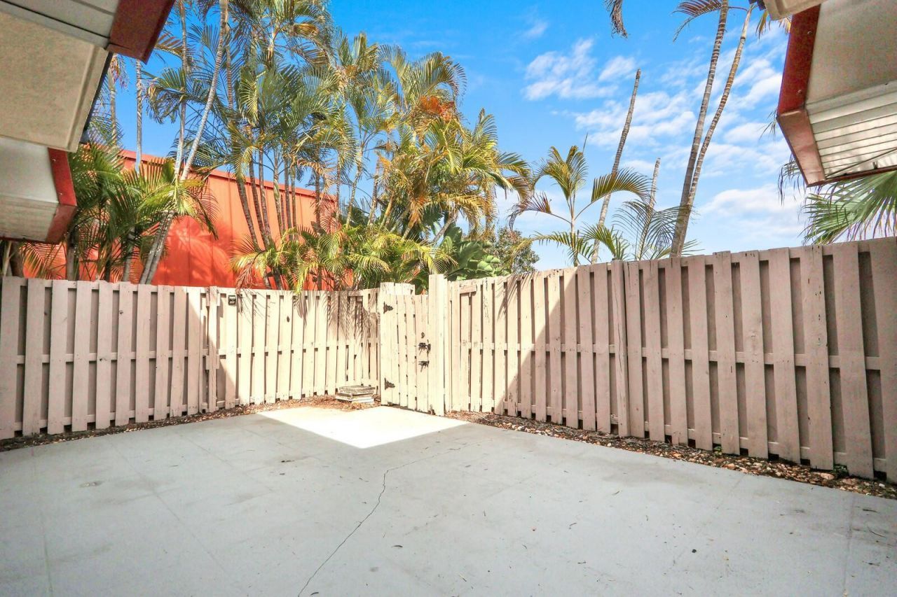 3227 Gardens East Dr, Unit C, Palm Beach Gardens, FL 33410 Photo