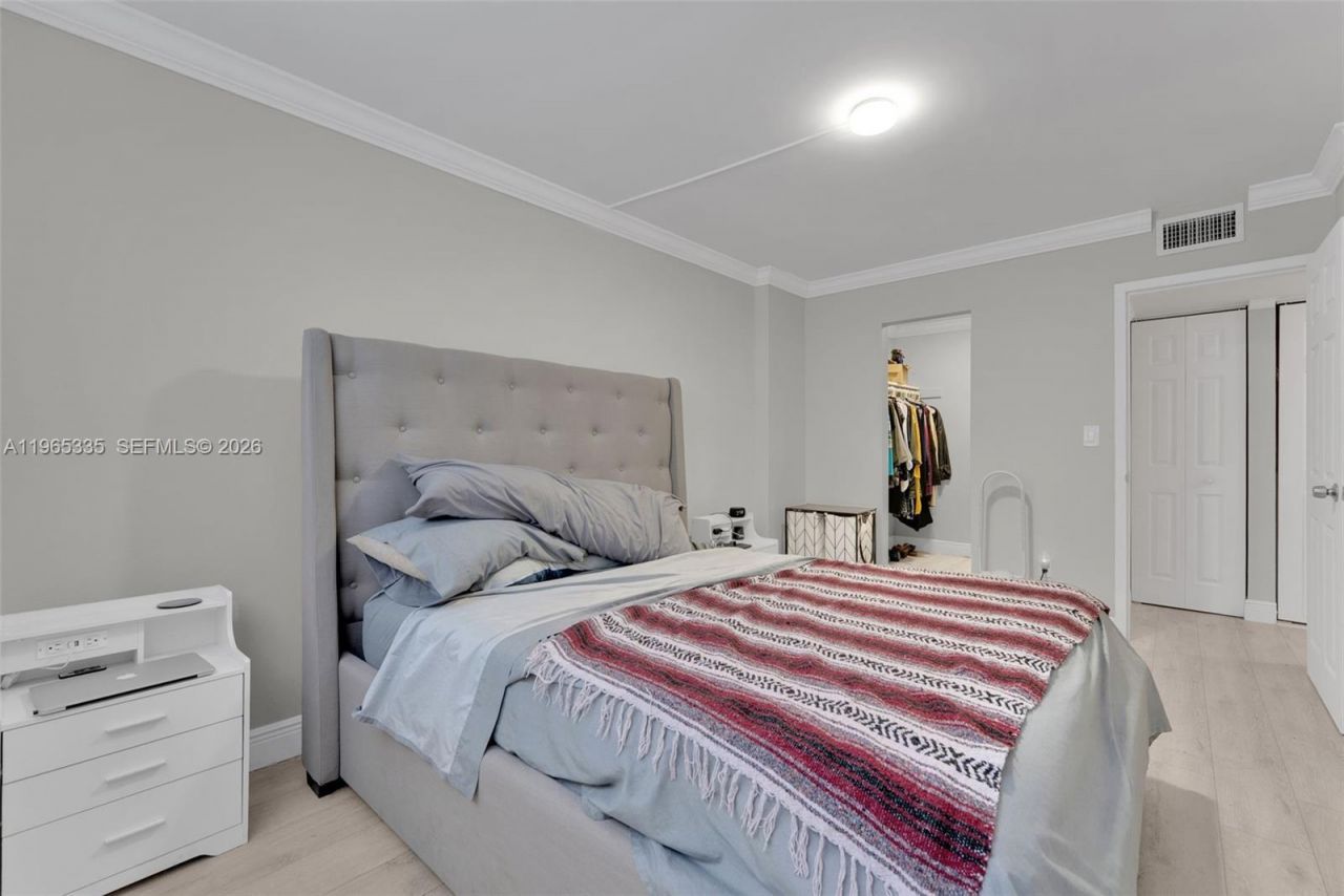 30 E 39th St, Unit 214, Hialeah, FL 33013 Photo