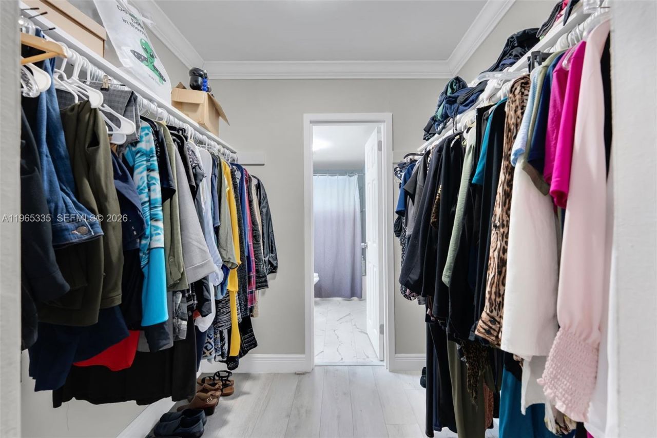 30 E 39th St, Unit 214, Hialeah, FL 33013 Photo