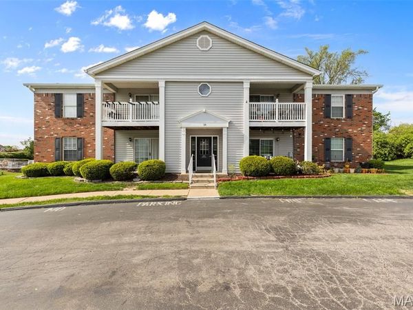 19 Berview Circle, Unit B, St Louis, MO 63129