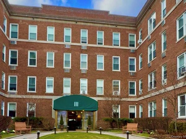 111 7th Street , Unit 202, Garden City, NY 11530