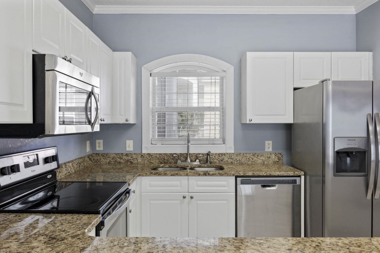 4856 Carnation Circle Photo 8