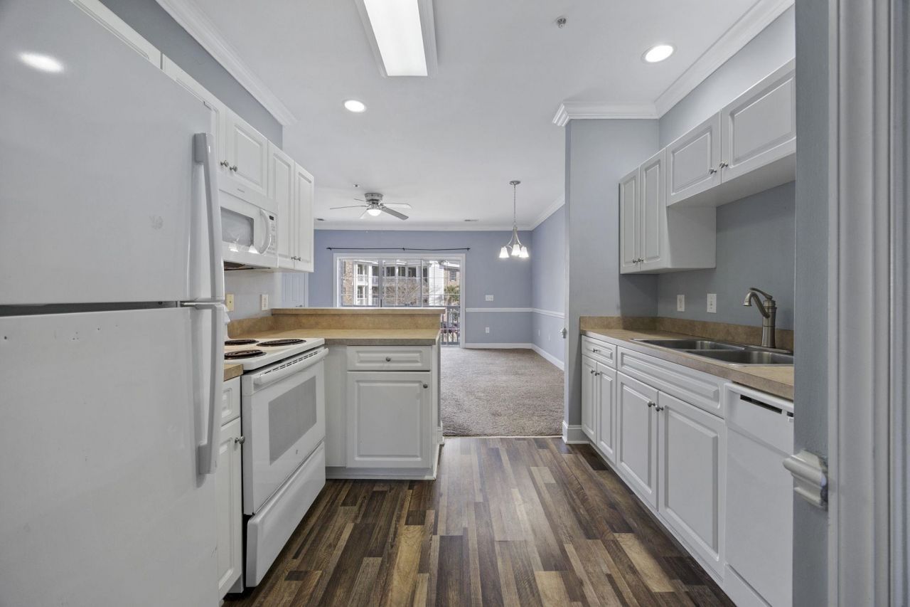 4878 Dahlia Ct. Photo 12