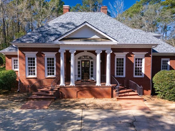 103 Woodchase Dr, Lagrange, GA 30240