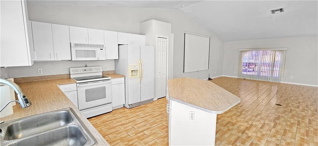 6078 Laurelwood Dr, Fort Myers, FL 33905 Photo