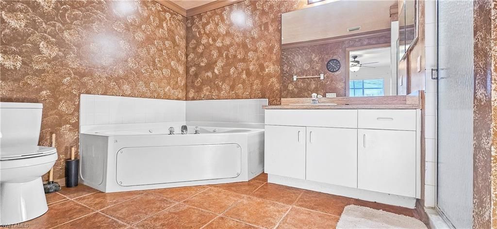 6078 Laurelwood Dr, Fort Myers, FL 33905 Photo