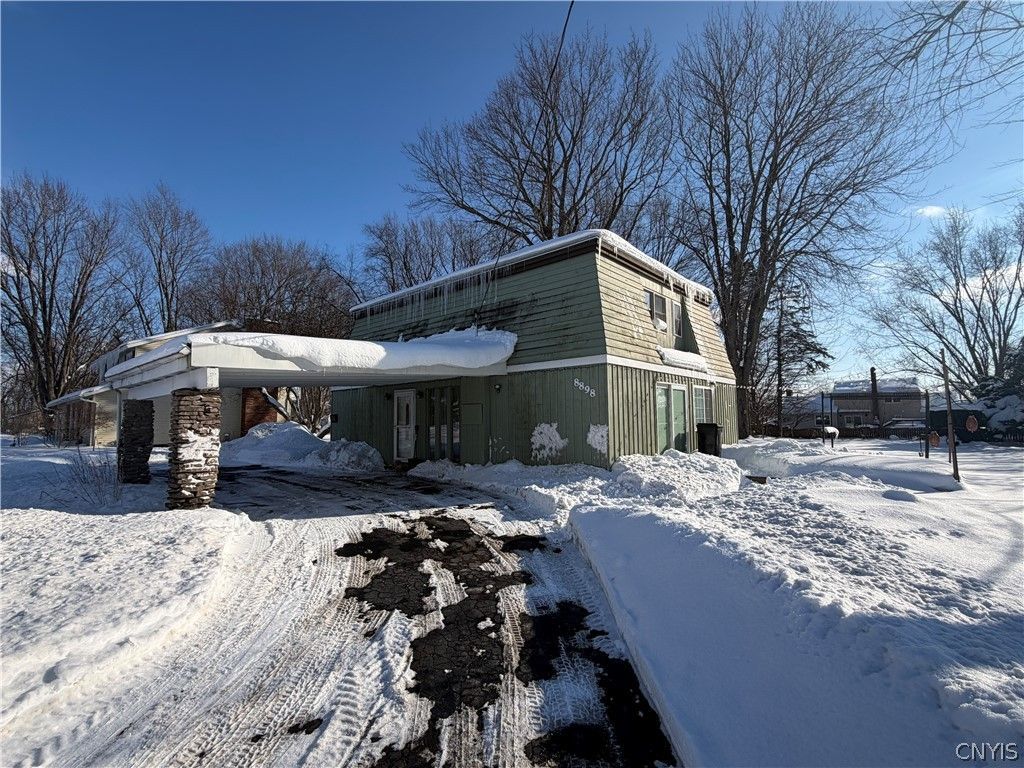 8898 Deluxe Parkway, Cicero, NY 13039 Main Photo