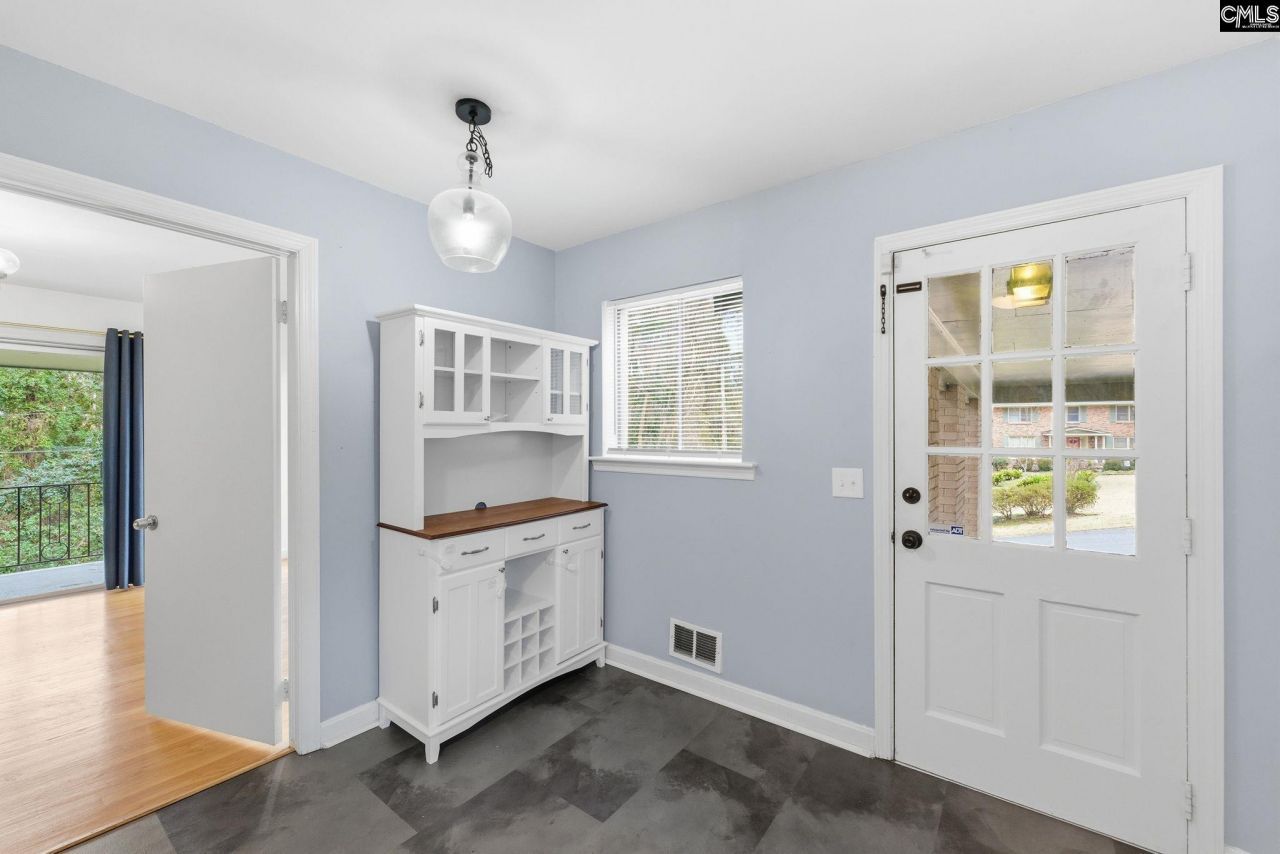 6535 Whiteoak Road  Photo 9