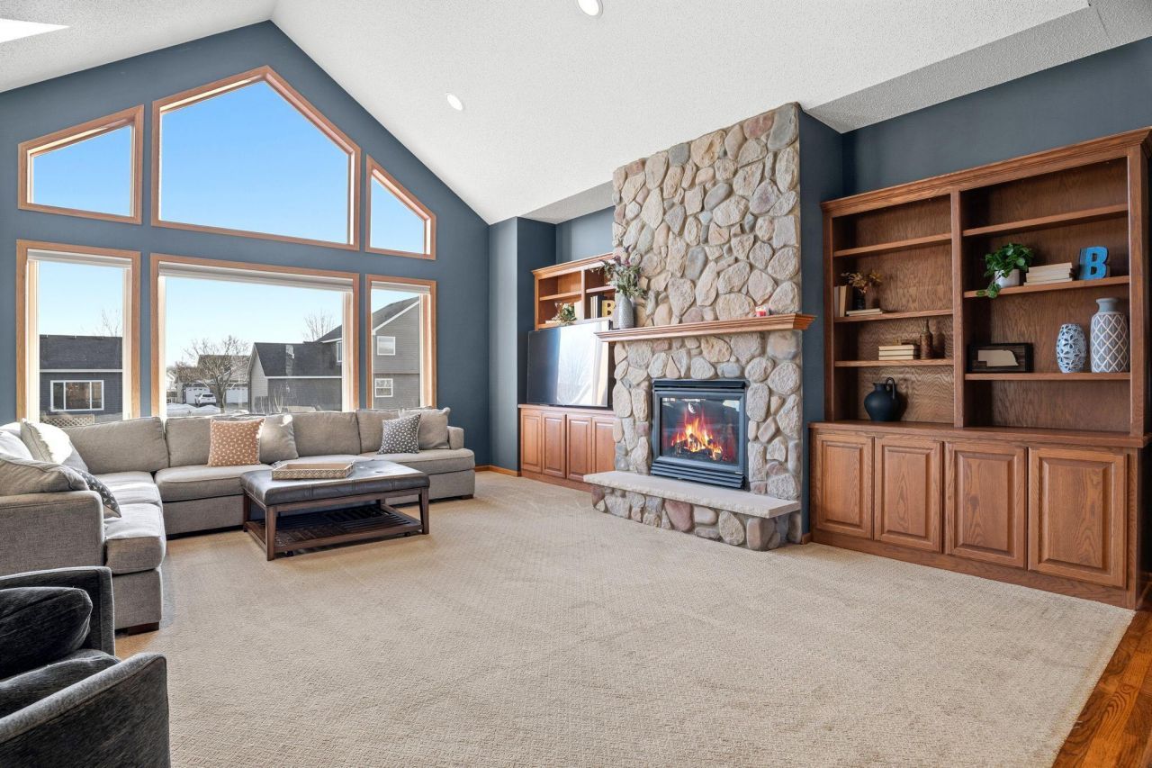 1433 10th Street Circle Se, New Prague, MN 56071 Main Photo