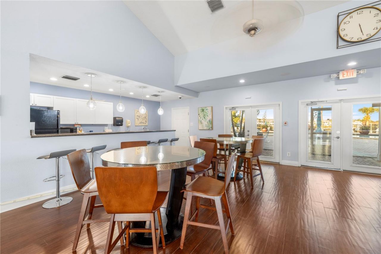 125 Pompano Drive Se, Saint Petersburg, FL 33705 Photo