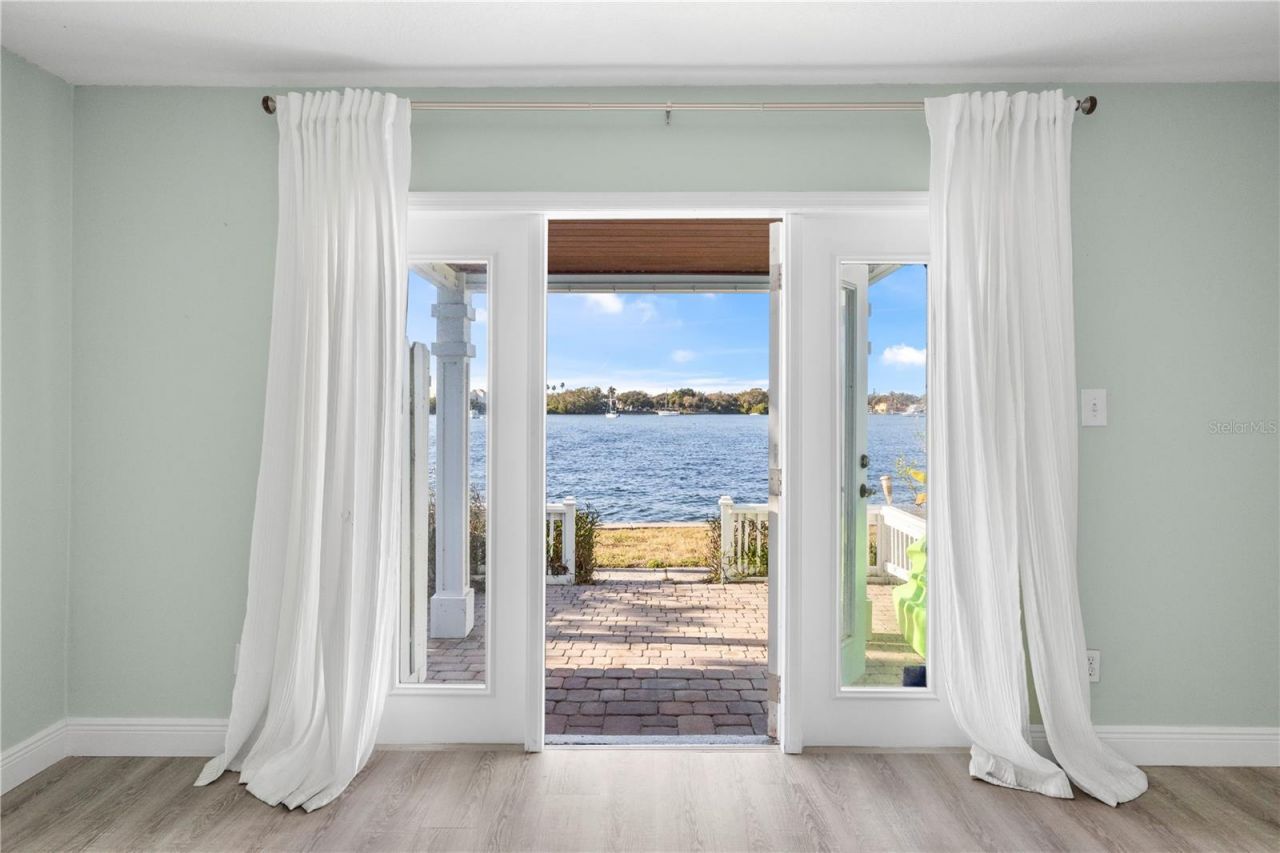 125 Pompano Drive Se, Saint Petersburg, FL 33705 Photo