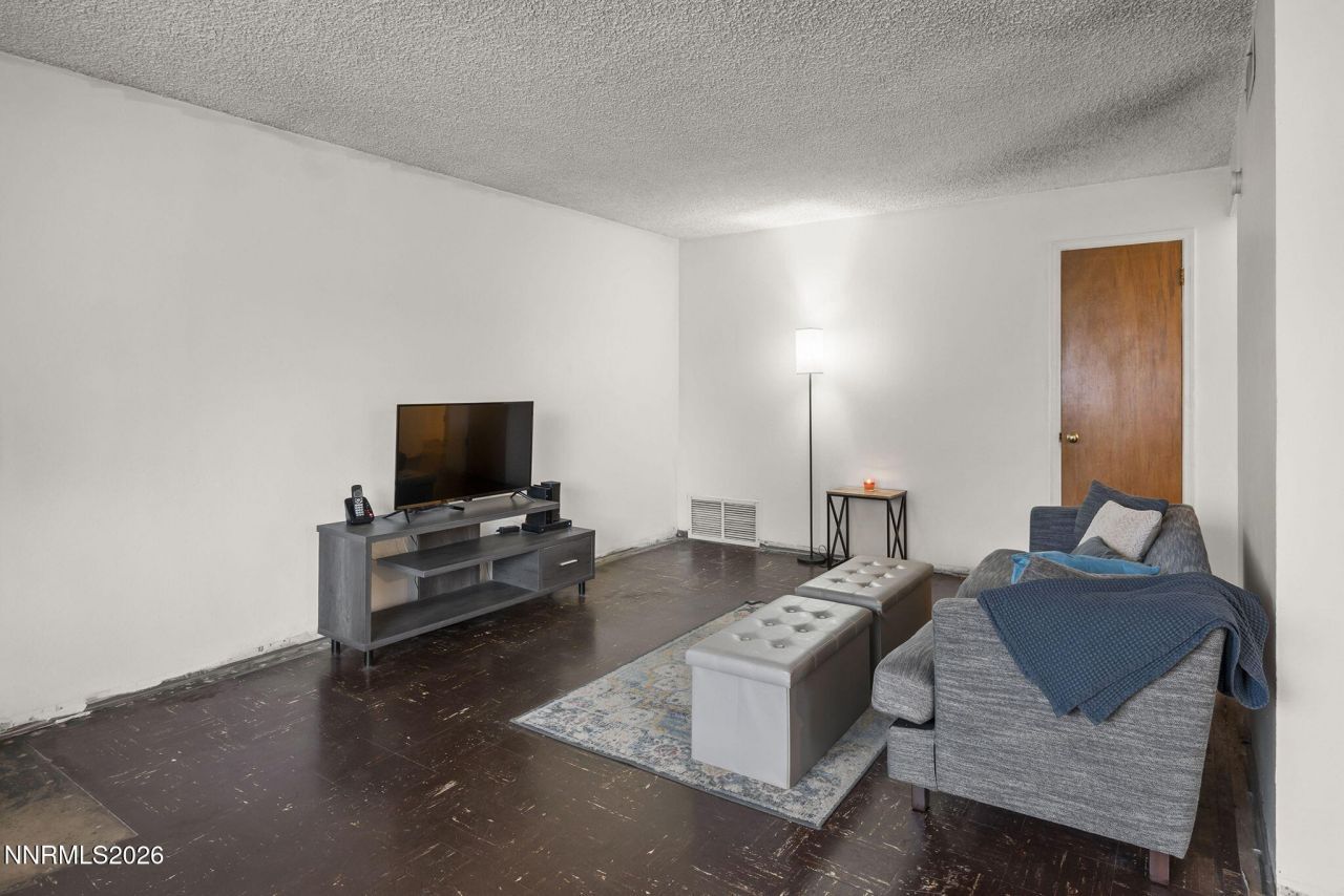 355 York Way, Sparks, NV 89431 Photo