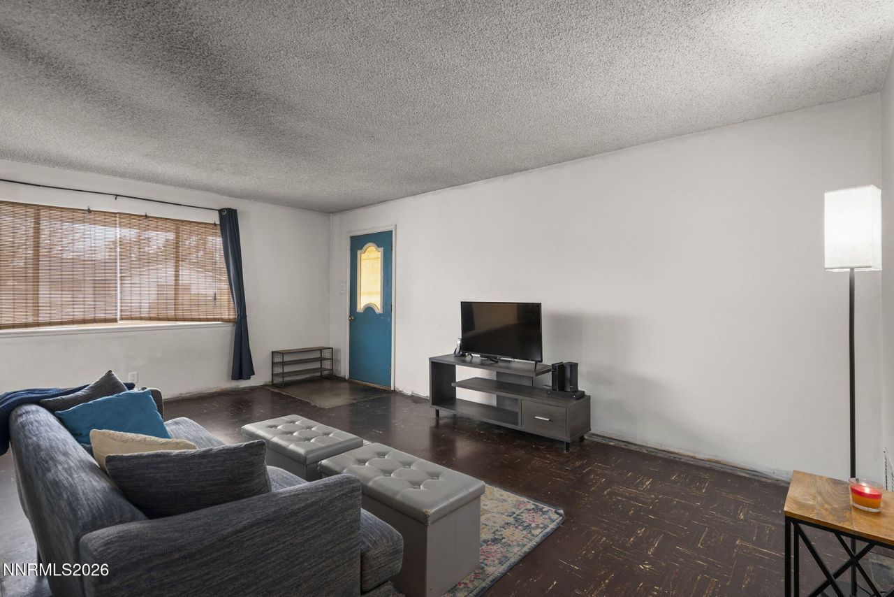 355 York Way, Sparks, NV 89431 Photo