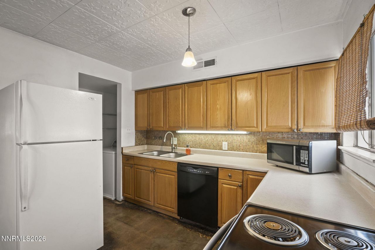 355 York Way, Sparks, NV 89431 Photo