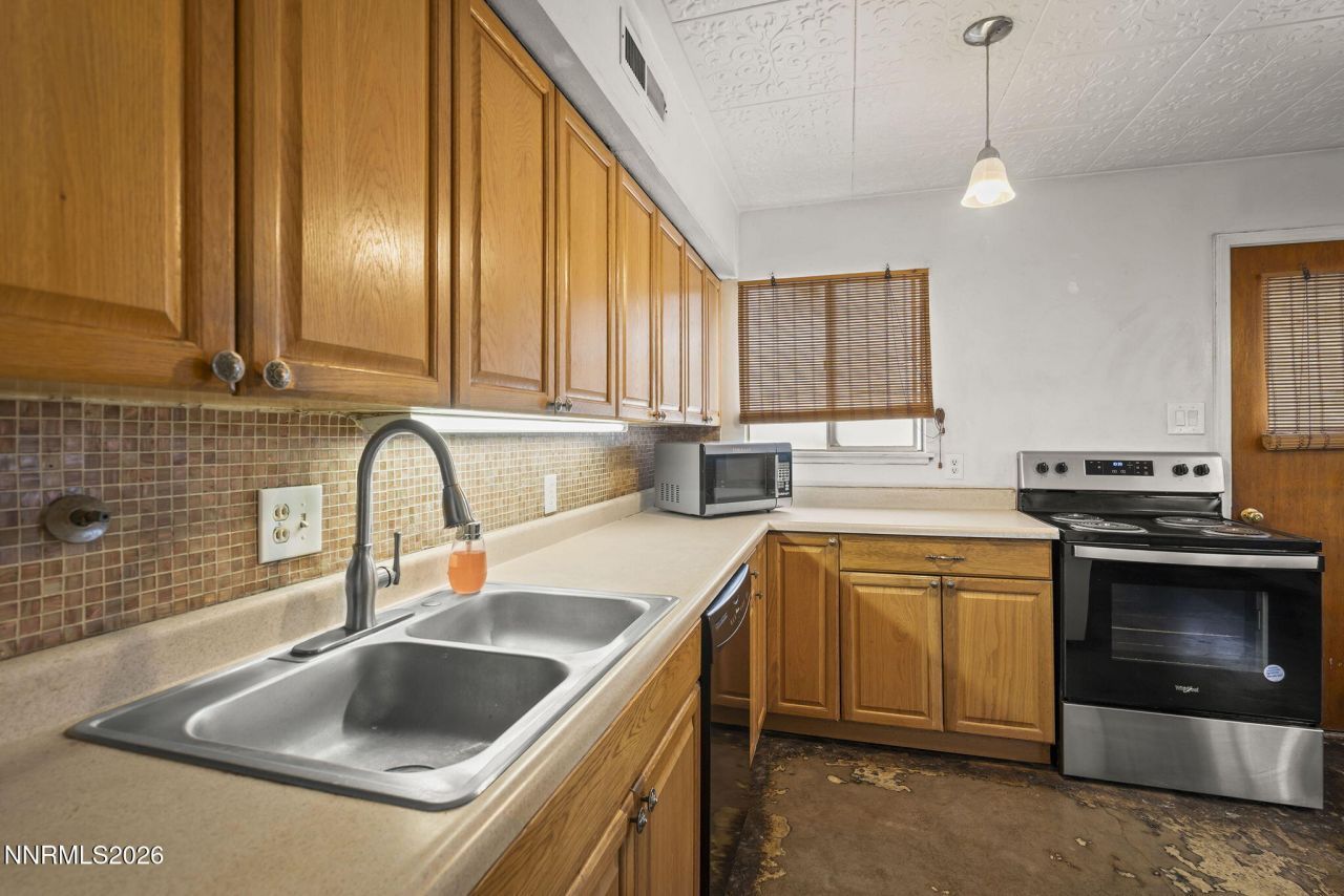 355 York Way, Sparks, NV 89431 Photo