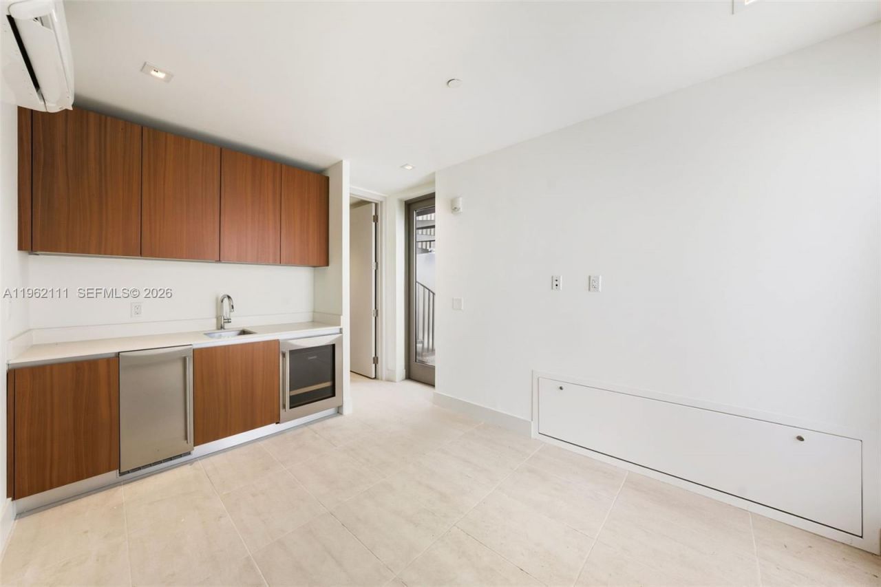 515 Valencia Ave , Unit 1301, Coral Gables, FL 33134 Photo