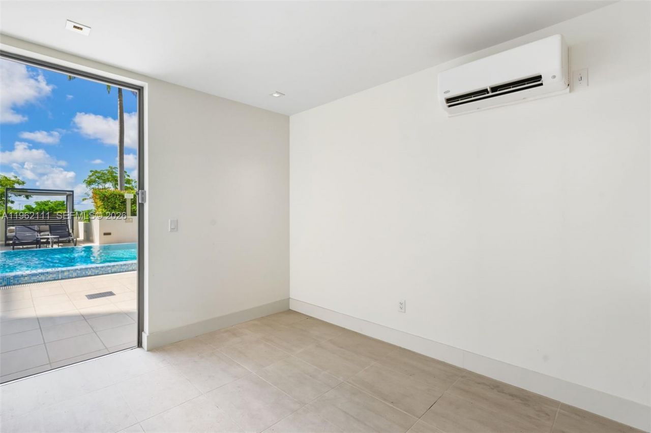 515 Valencia Ave , Unit 1301, Coral Gables, FL 33134 Photo