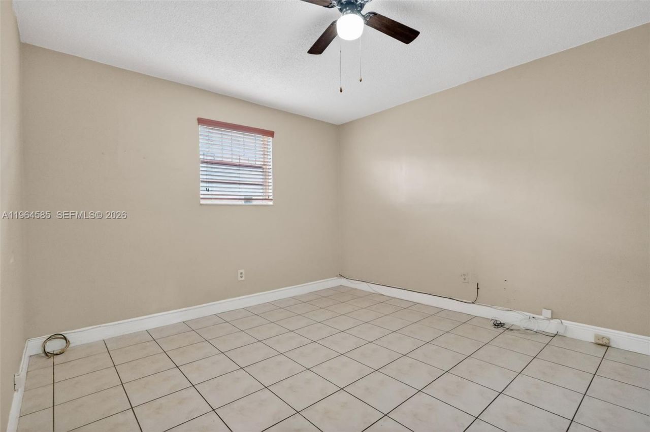 1010 W 33rd Pl , Hialeah, FL 33012 Photo