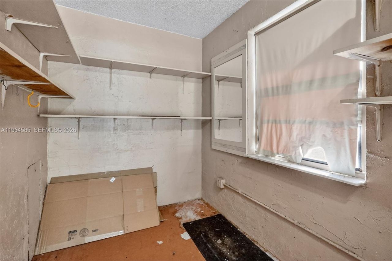 1010 W 33rd Pl , Hialeah, FL 33012 Photo