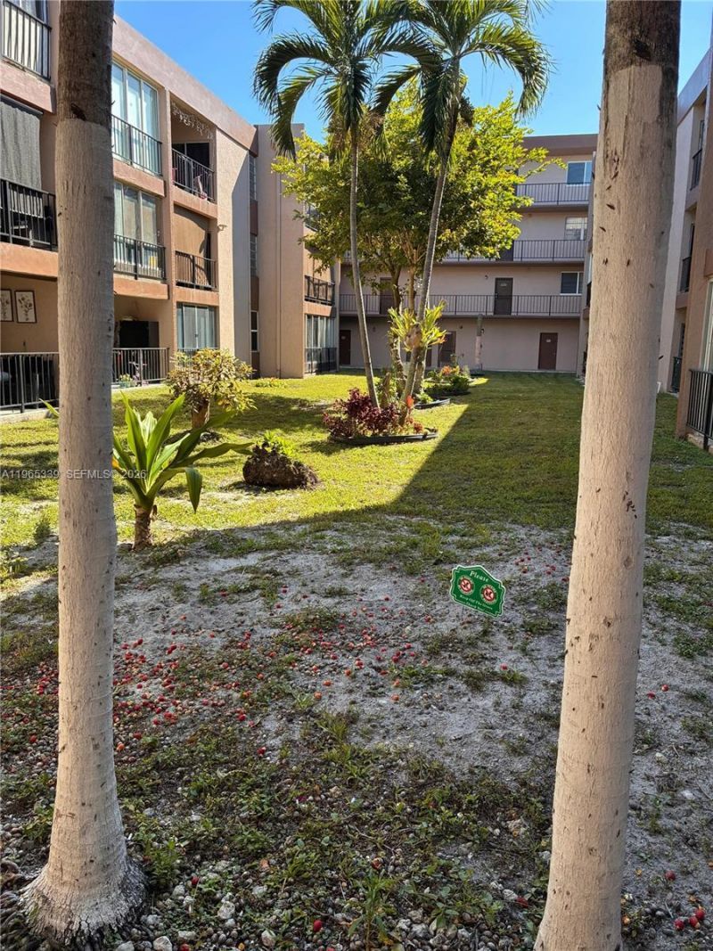 1900 W 68th St, Unit G103, Hialeah, FL 33014 Photo