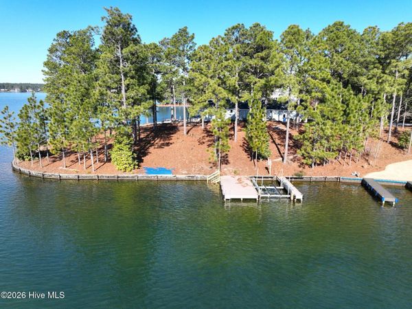105 Mace Point, Seven Lakes, NC 27376