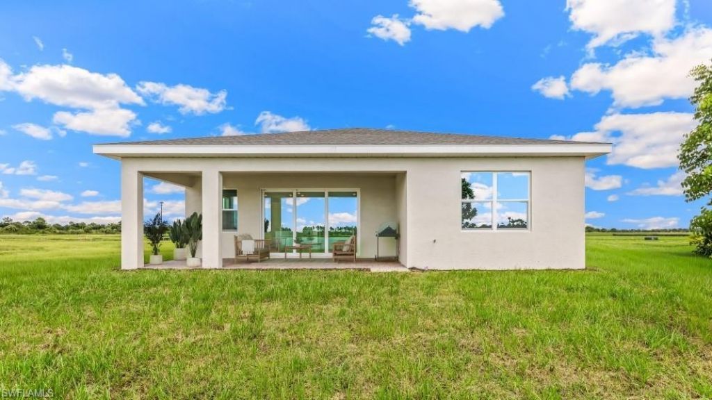 555 Spring Hill Lake Loop, Cape Coral, FL 33993 Photo