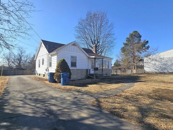 409 W 13TH Street, Johnston City, IL 62951