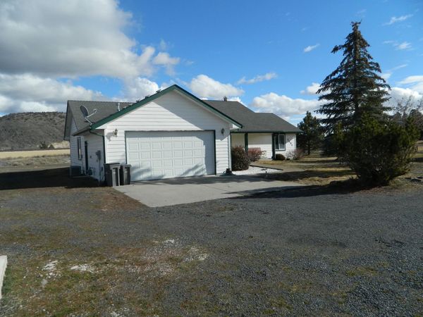 7531 Roberta Drive, Klamath Falls, OR 97603
