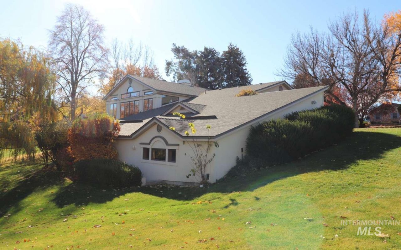 2300 W Aspen Cove Dr, Meridian, ID 83642 Main Photo