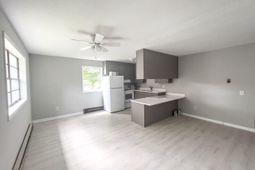 1922 Token Street photo 4