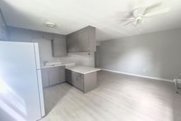 1922 Token Street photo 4