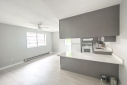 1922 Token Street photo 4