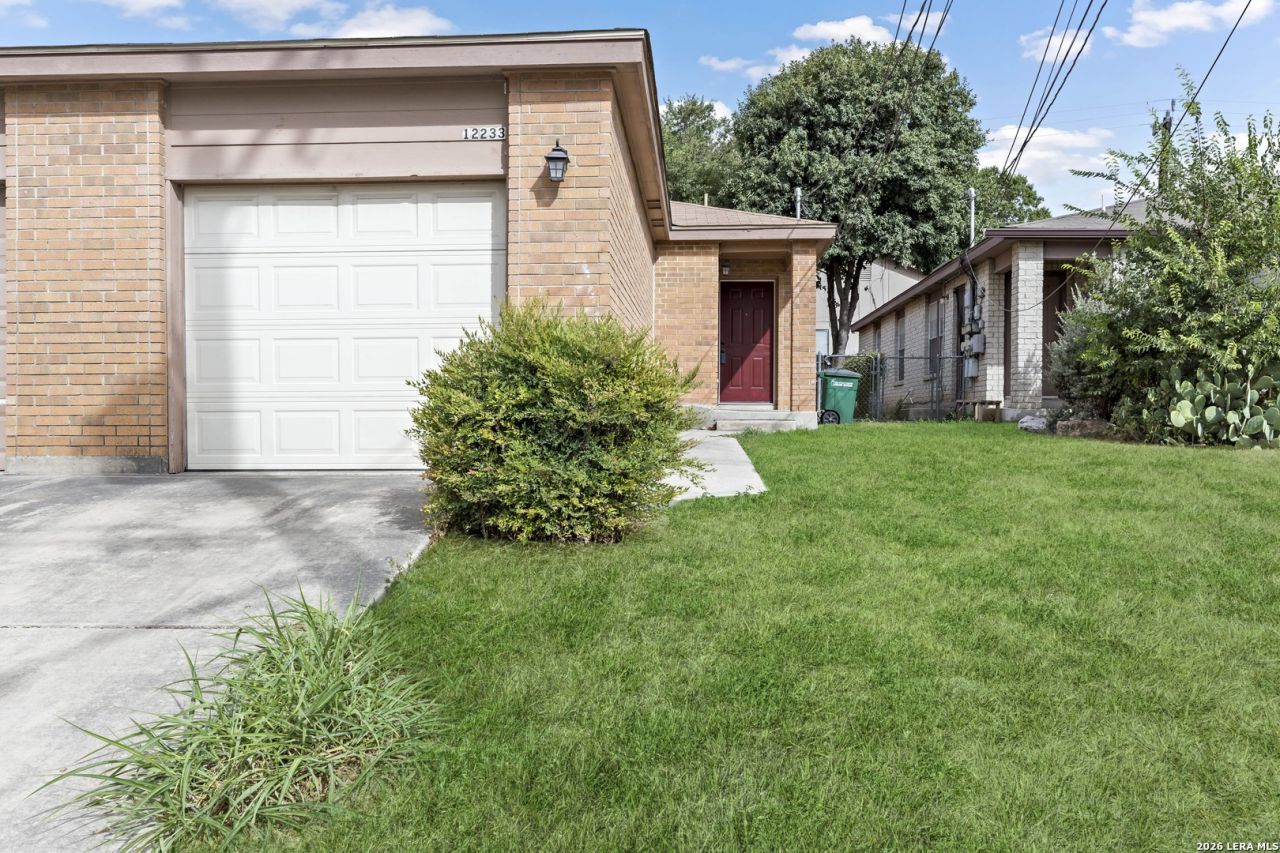 12231 - 12233 Maverick Bluff, San Antonio, TX 78247 Main Photo