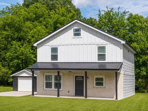 828 Henderson Avenue, Rossville, GA 30741