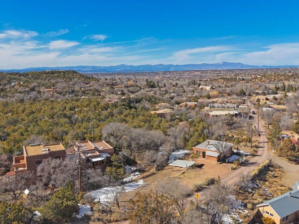 436 Apodaca Hill Street, Santa Fe, NM 87501