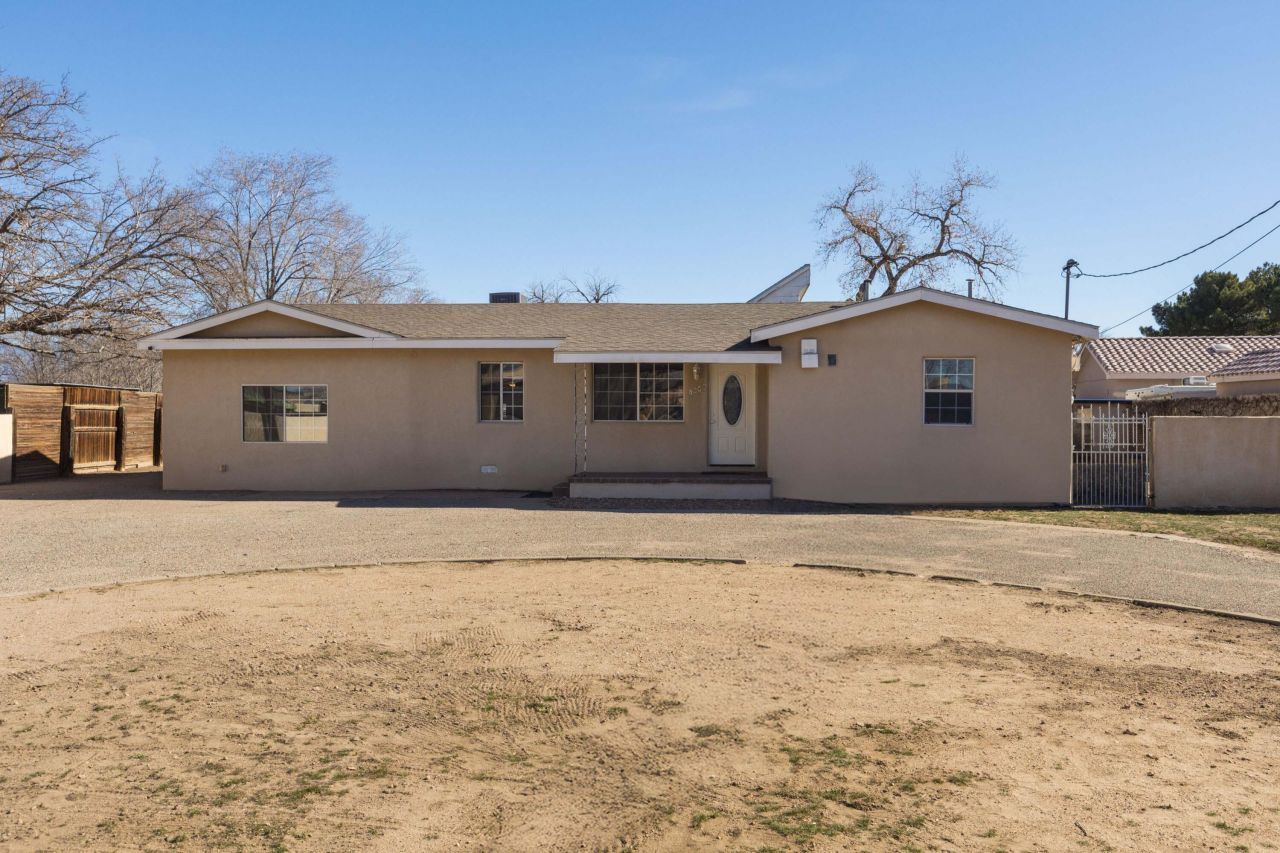 1048 Goff Boulevard Sw, Albuquerque, NM 87105 Main Photo