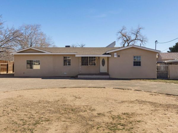 1048 Goff Boulevard SW, Albuquerque, NM 87105