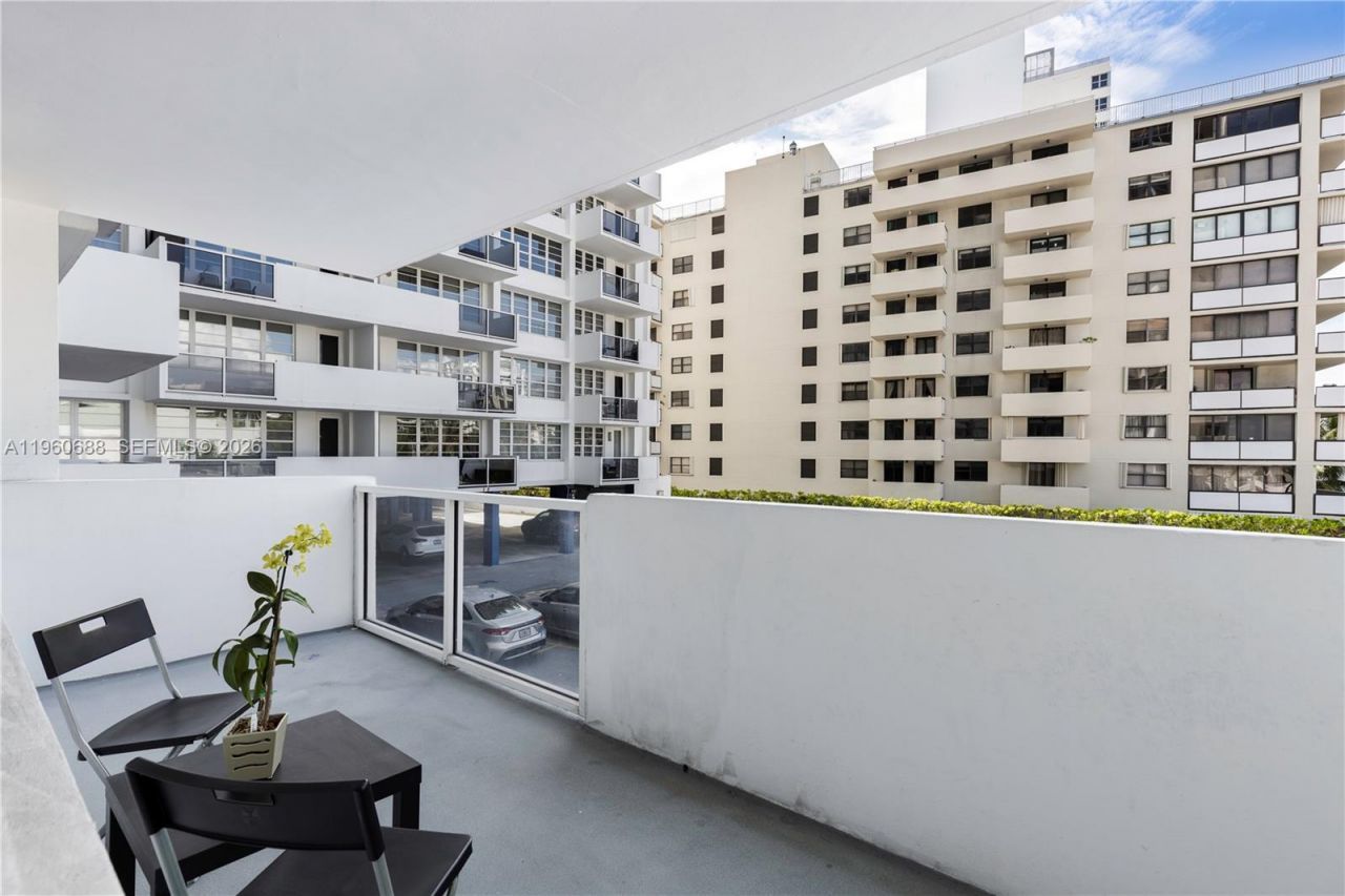 100 Lincoln Rd , Unit 307, Miami Beach, FL 33139 Photo