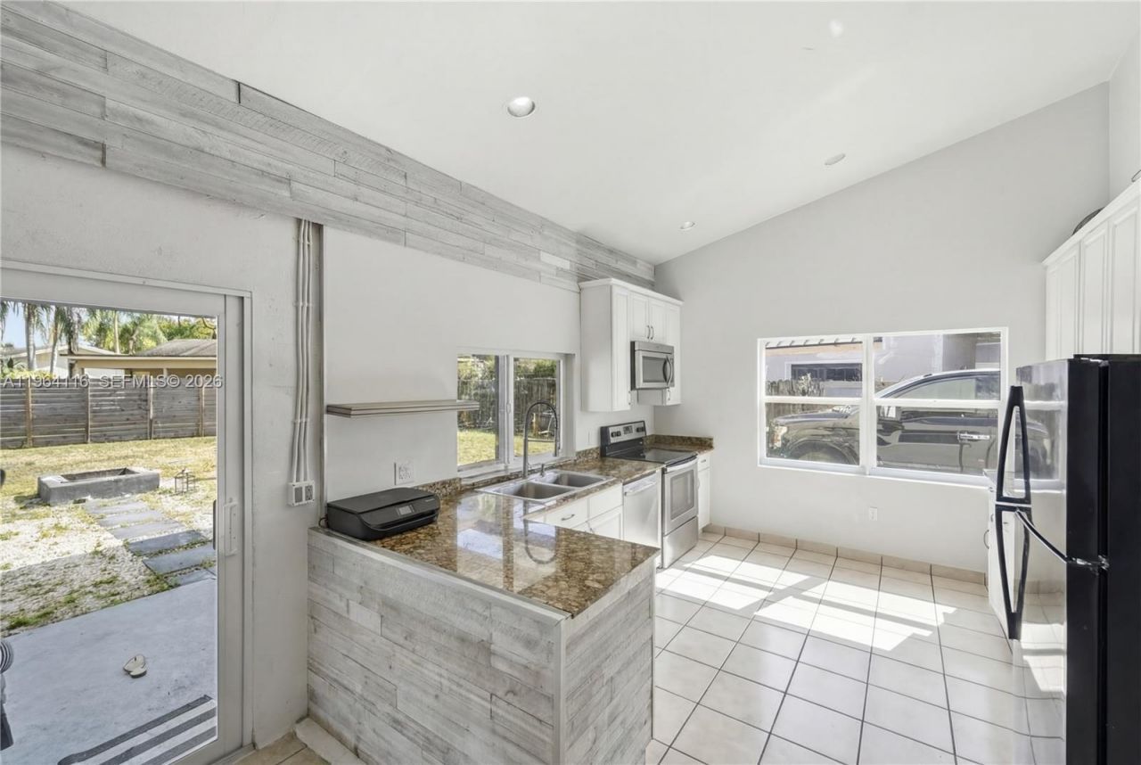 16794 Royal Poinciana Dr, Weston, FL 33326 Photo