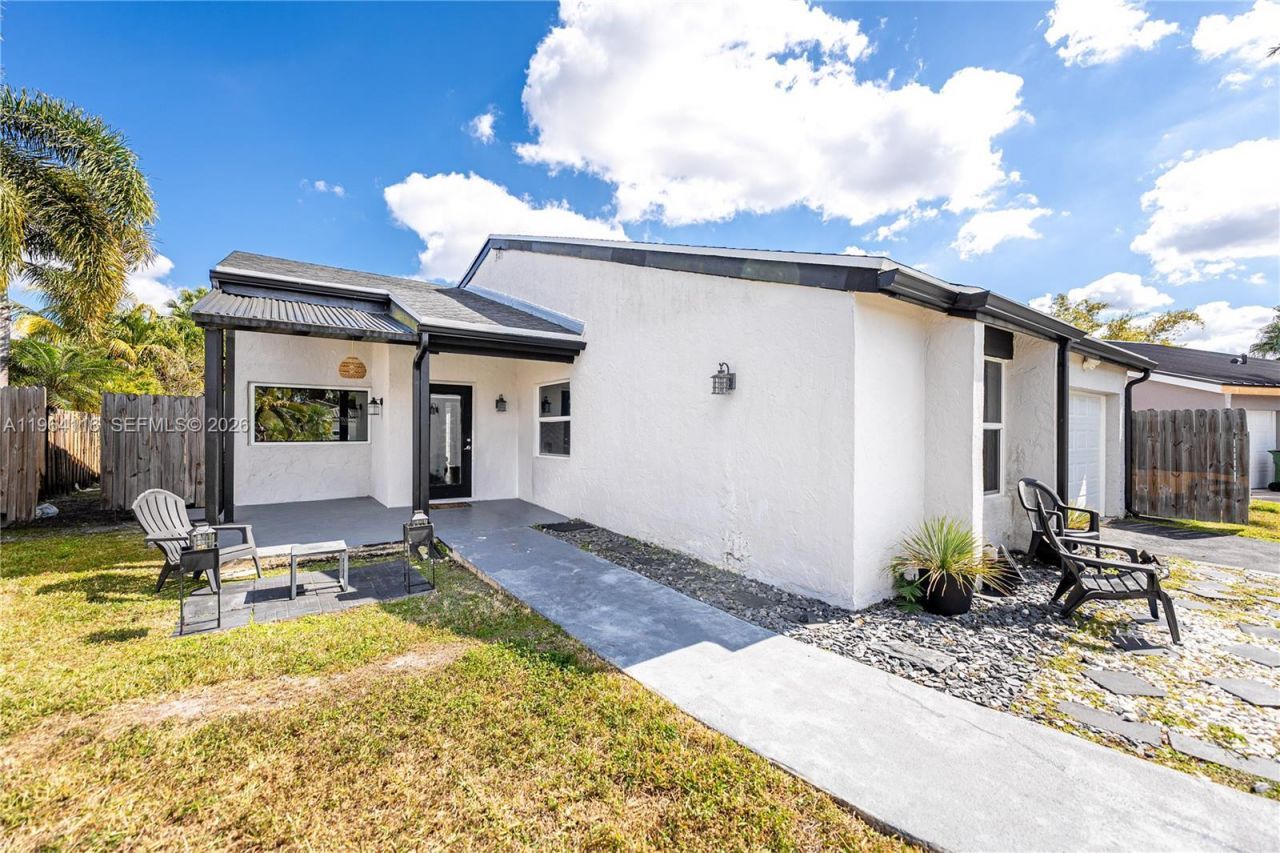 16794 Royal Poinciana Dr, Weston, FL 33326 Photo