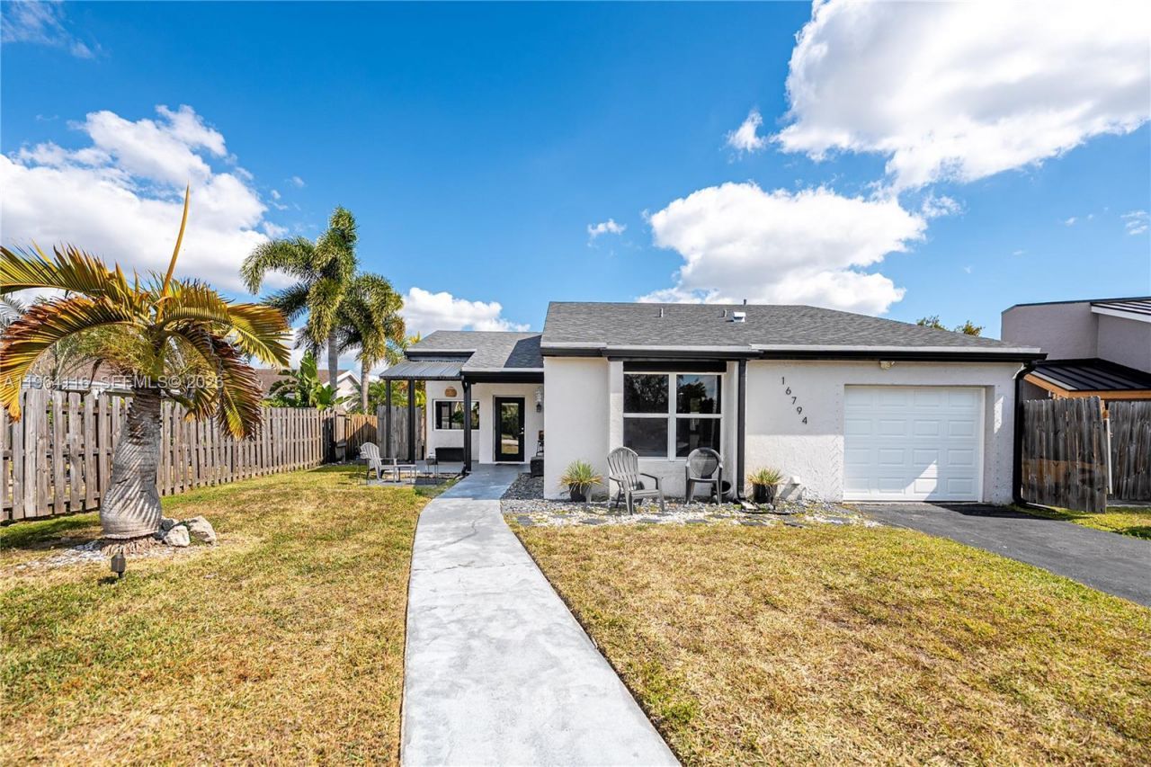 16794 Royal Poinciana Dr, Weston, FL 33326 Photo