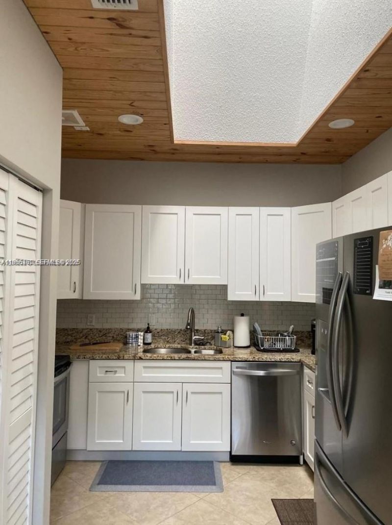 51 N Lakeshore Dr, Unit 51, Hypoluxo, FL 33462 Photo